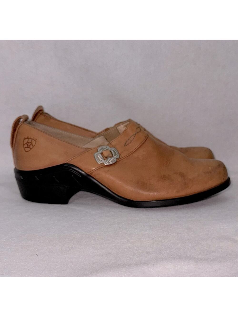 Women’s Ariat Leather Slip-on Booties Tan size 6.5 Western Cowboy